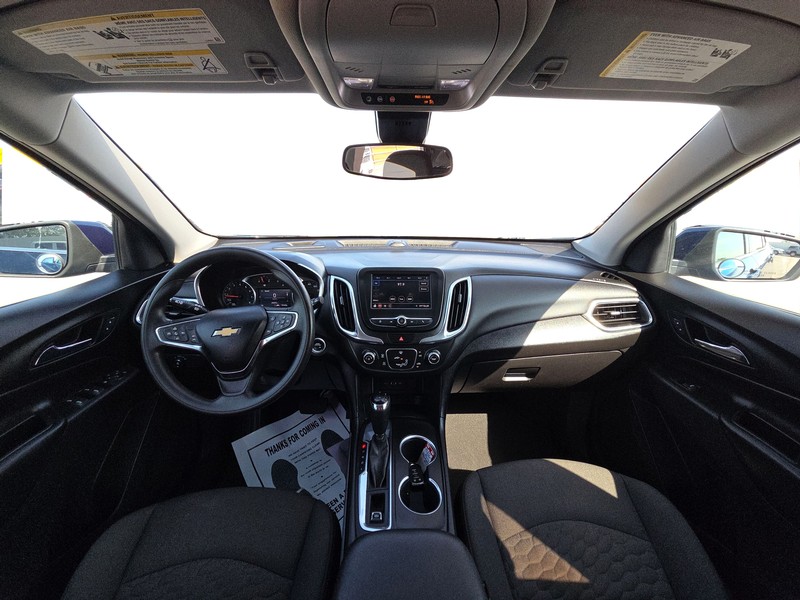 Chevrolet Equinox Vehicle Full-screen Gallery Image 15