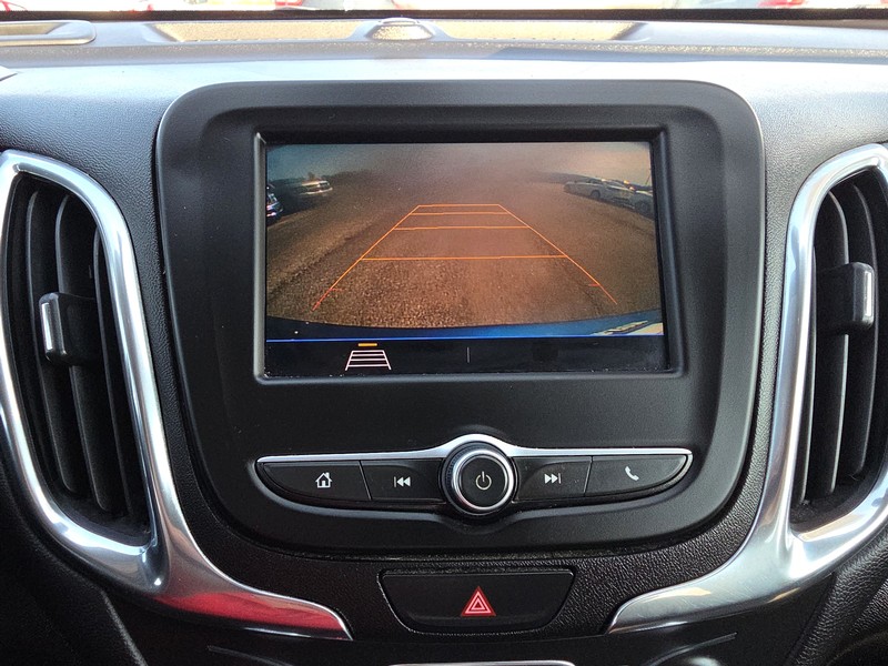 Chevrolet Equinox Vehicle Full-screen Gallery Image 17