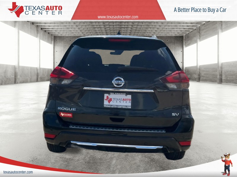 Nissan Rogue Vehicle Full-screen Gallery Image 5