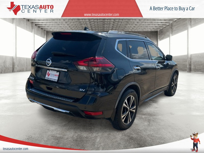 Nissan Rogue Vehicle Full-screen Gallery Image 6