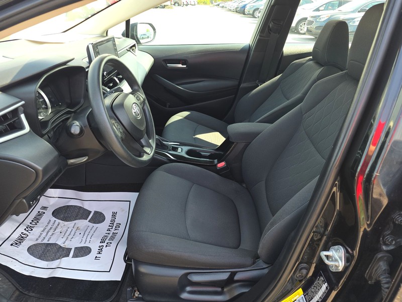 Toyota Corolla Vehicle Full-screen Gallery Image 9