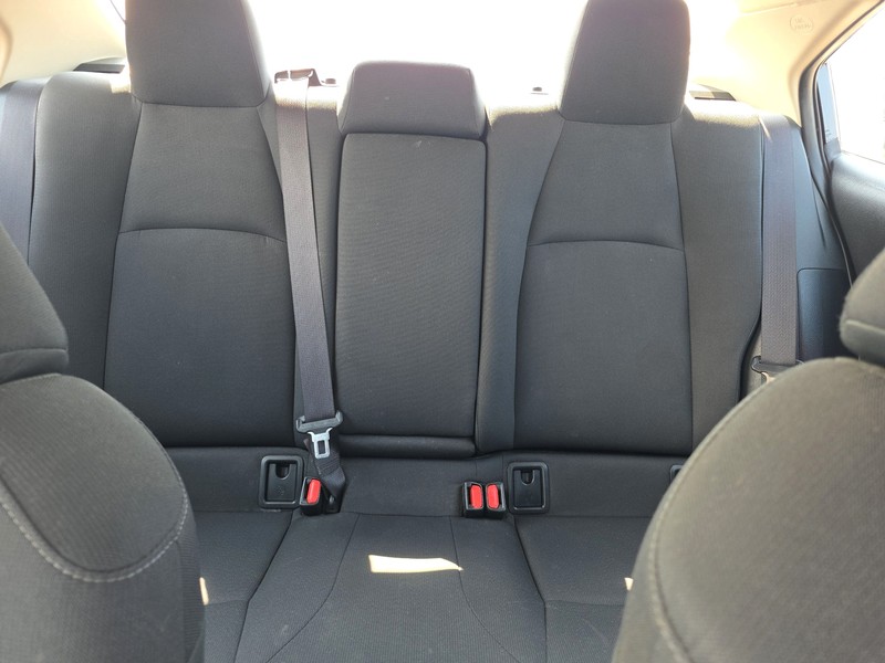 Toyota Corolla Vehicle Full-screen Gallery Image 12