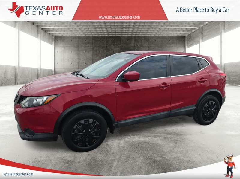 Nissan Rogue Sport Vehicle Full-screen Gallery Image 2