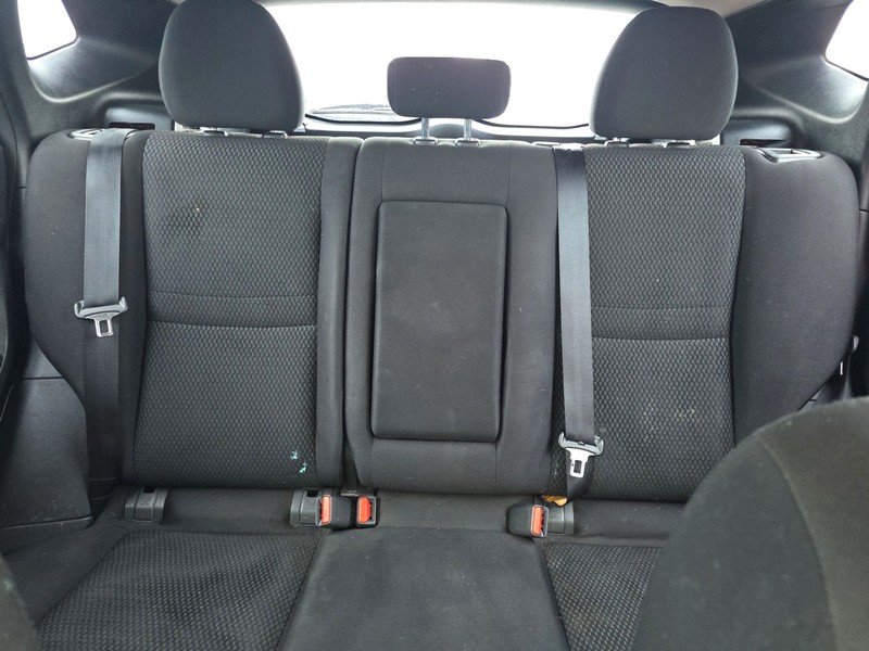 Nissan Rogue Sport Vehicle Full-screen Gallery Image 13