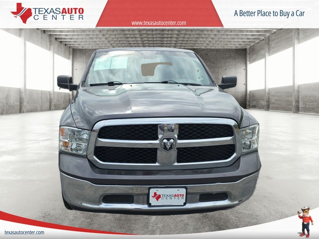 Ram 1500 Classic Vehicle Full-screen Gallery Image 03