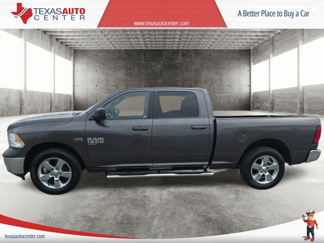Ram 1500 Classic Vehicle Full-screen Gallery Image 05