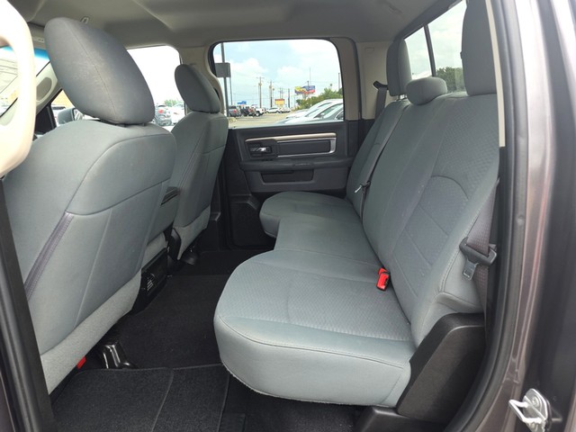 Ram 1500 Classic Vehicle Full-screen Gallery Image 10