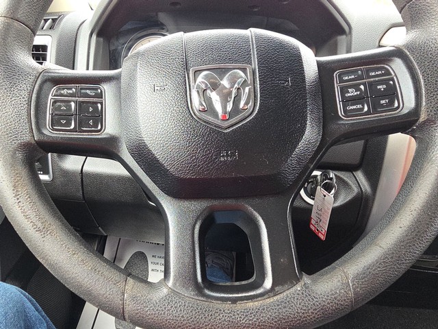 Ram 1500 Classic Vehicle Full-screen Gallery Image 13