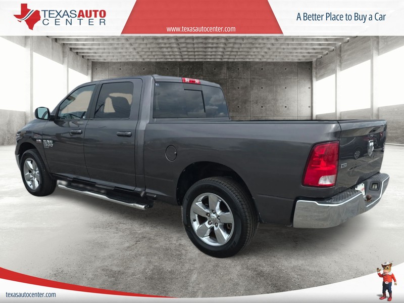 Ram 1500 Classic Vehicle Full-screen Gallery Image 8