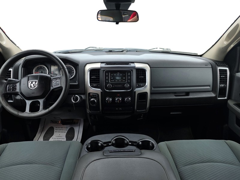 Ram 1500 Classic Vehicle Full-screen Gallery Image 15