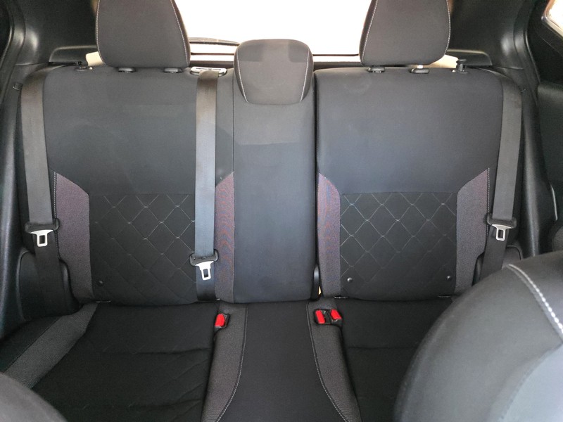 Nissan Kicks Vehicle Full-screen Gallery Image 13