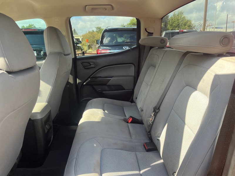 Chevrolet Colorado Vehicle Full-screen Gallery Image 10