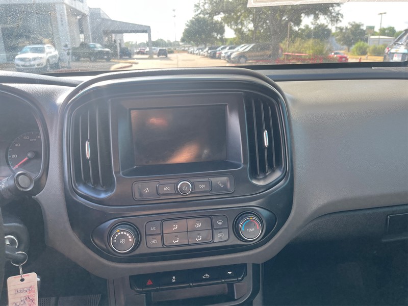 Chevrolet Colorado Vehicle Full-screen Gallery Image 12