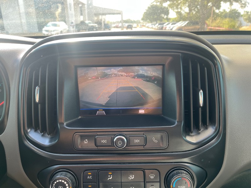 Chevrolet Colorado Vehicle Full-screen Gallery Image 18