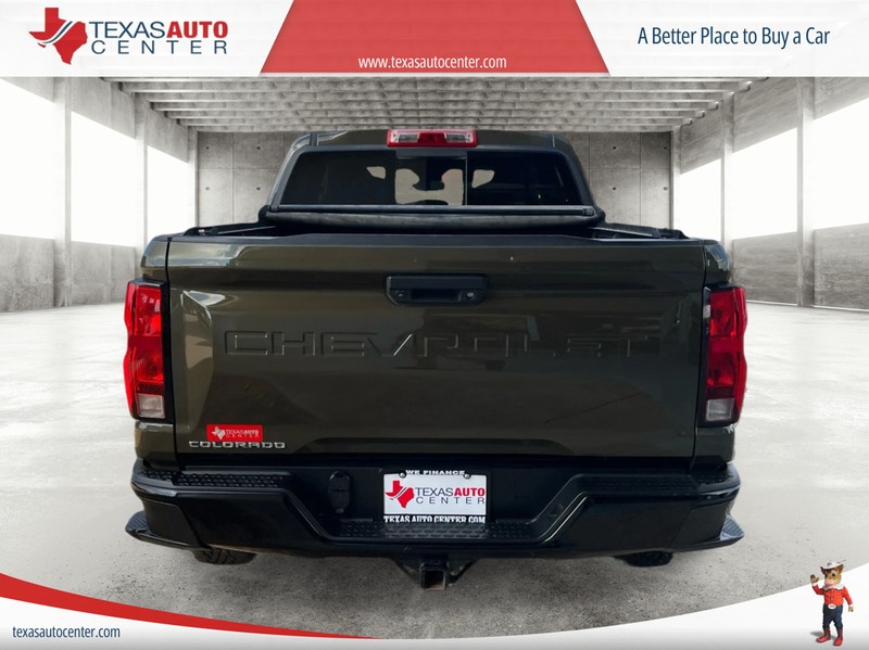 Chevrolet Colorado Vehicle Full-screen Gallery Image 2