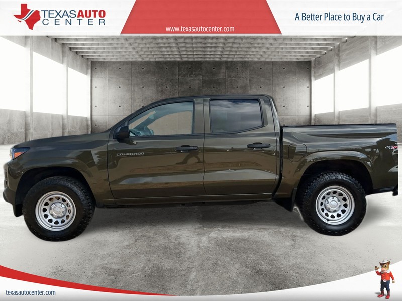 Chevrolet Colorado Vehicle Full-screen Gallery Image 3