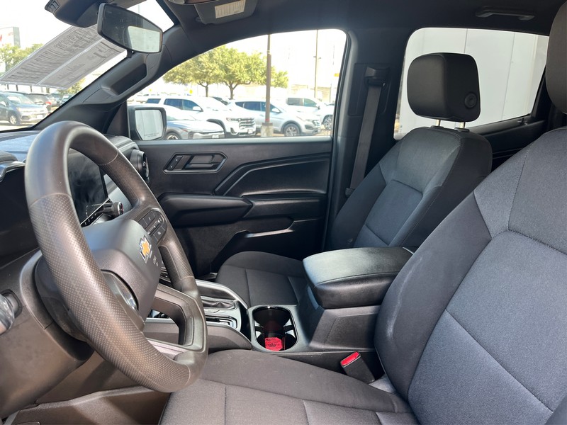 Chevrolet Colorado Vehicle Full-screen Gallery Image 8