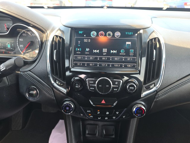 Chevrolet Cruze Vehicle Full-screen Gallery Image 11