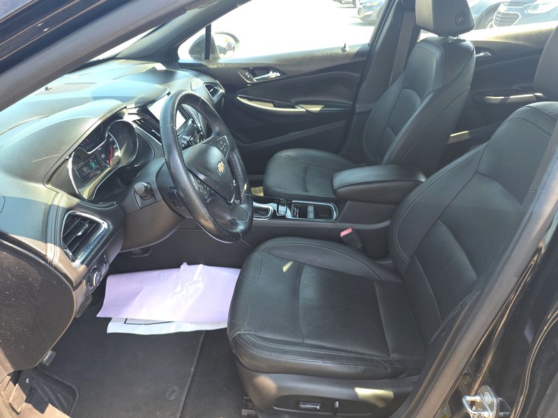Chevrolet Cruze Vehicle Full-screen Gallery Image 9