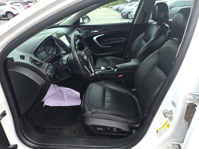 Buick Regal Vehicle Full-screen Gallery Image 09