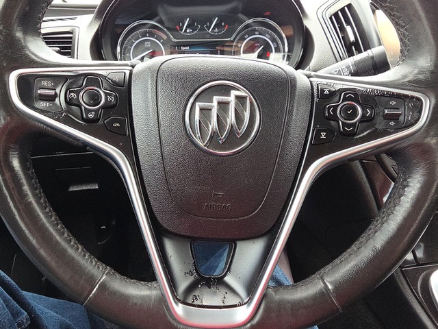 Buick Regal Vehicle Full-screen Gallery Image 13
