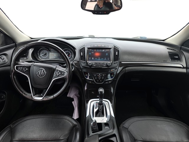 Buick Regal Vehicle Full-screen Gallery Image 15