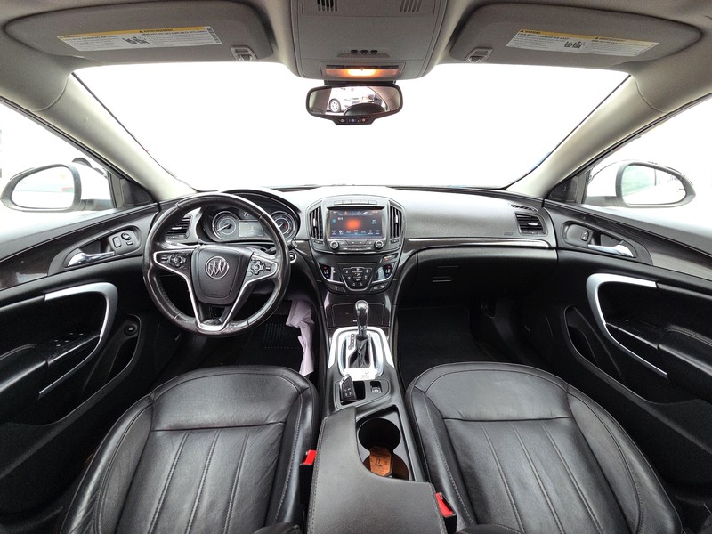 Buick Regal Vehicle Full-screen Gallery Image 14
