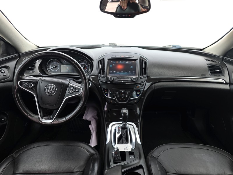 Buick Regal Vehicle Full-screen Gallery Image 15