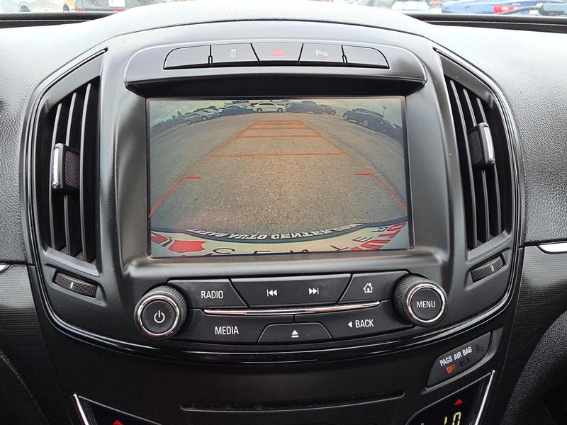 Buick Regal Vehicle Full-screen Gallery Image 16