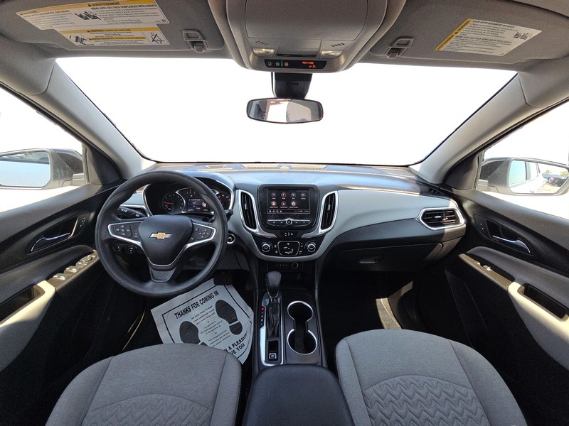 Chevrolet Equinox Vehicle Full-screen Gallery Image 15