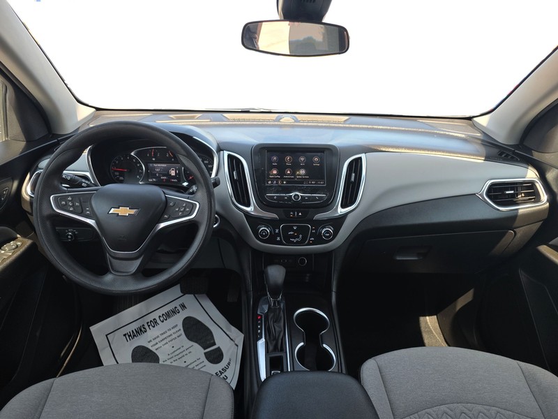 Chevrolet Equinox Vehicle Full-screen Gallery Image 16