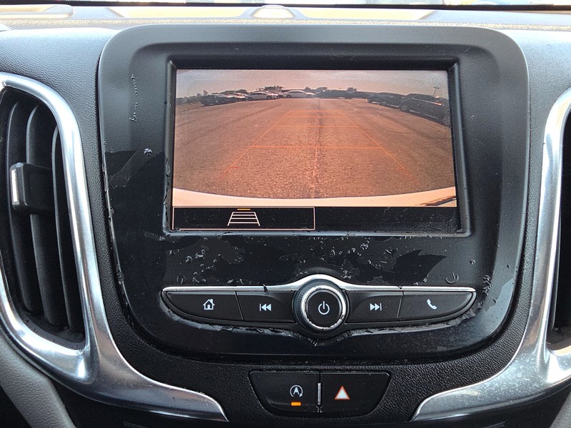 Chevrolet Equinox Vehicle Full-screen Gallery Image 17