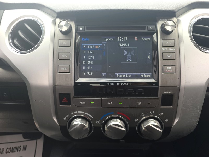 Toyota Tundra 2WD Vehicle Full-screen Gallery Image 11