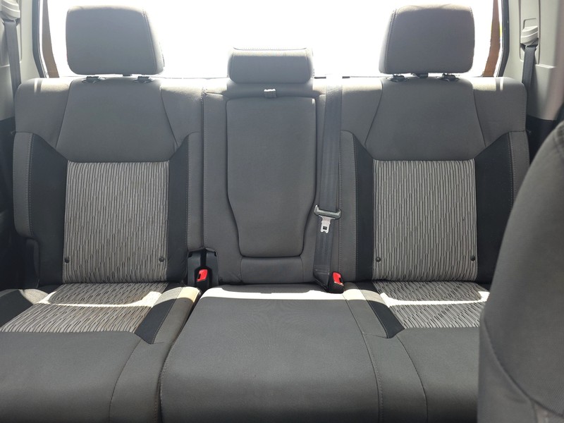 Toyota Tundra 2WD Vehicle Full-screen Gallery Image 12
