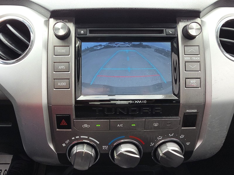 Toyota Tundra 2WD Vehicle Full-screen Gallery Image 16