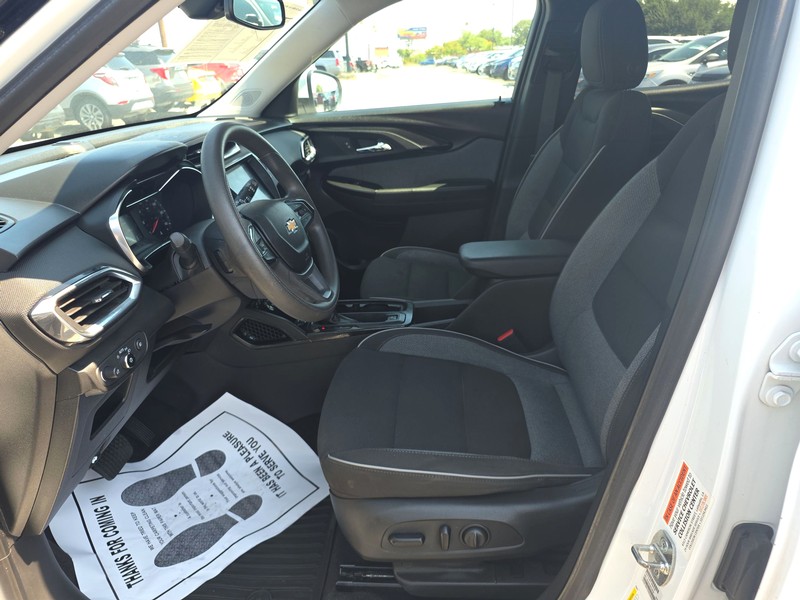 Chevrolet Trailblazer Vehicle Full-screen Gallery Image 9