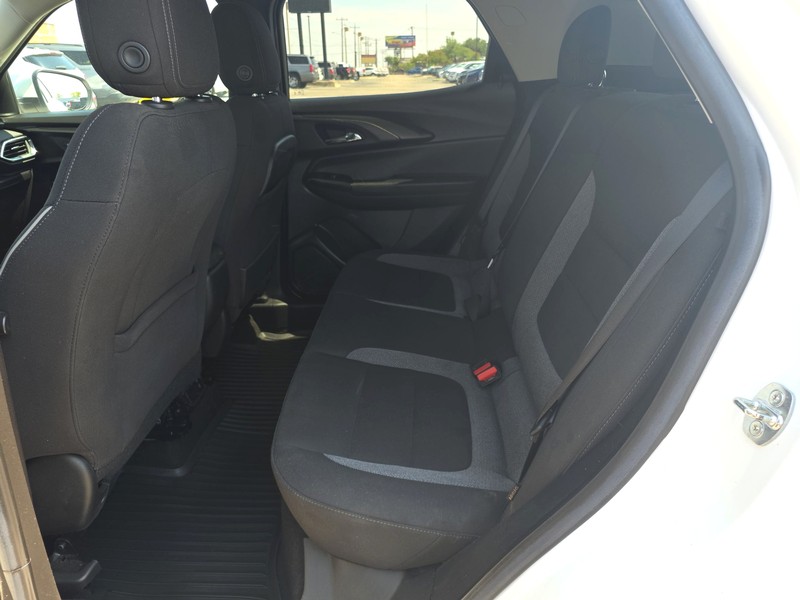 Chevrolet Trailblazer Vehicle Full-screen Gallery Image 10