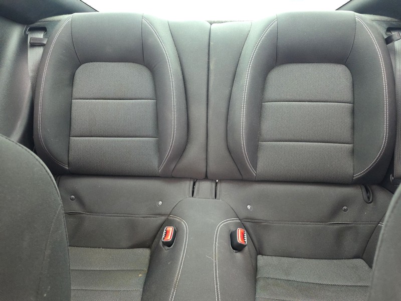 Ford Mustang Vehicle Full-screen Gallery Image 11