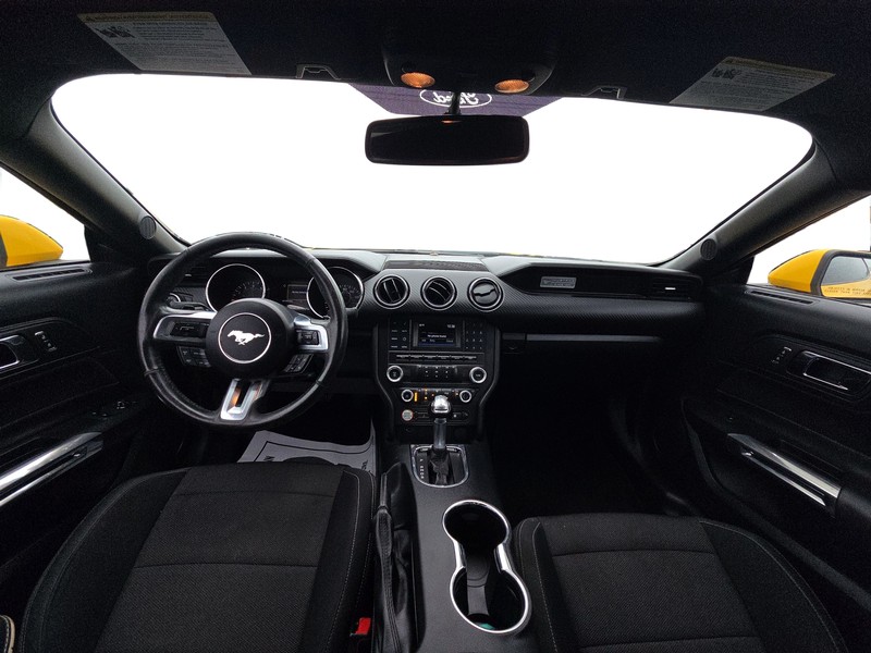 Ford Mustang Vehicle Full-screen Gallery Image 13