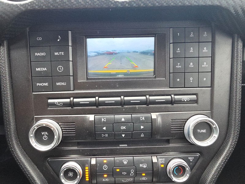 Ford Mustang Vehicle Full-screen Gallery Image 15