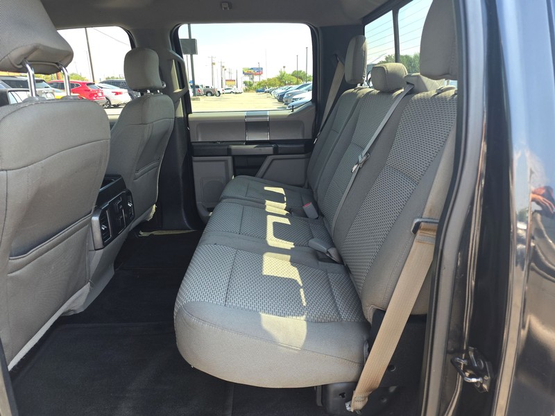 Ford F-150 Vehicle Full-screen Gallery Image 10