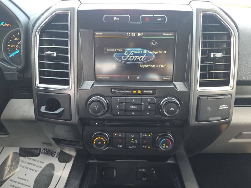 Ford F-150 Vehicle Full-screen Gallery Image 11