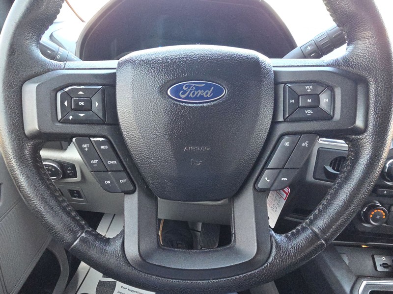 Ford F-150 Vehicle Full-screen Gallery Image 13