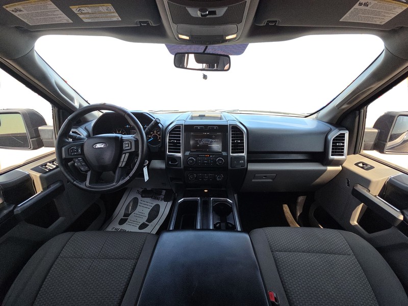 Ford F-150 Vehicle Full-screen Gallery Image 14