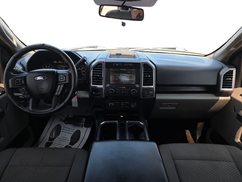 Ford F-150 Vehicle Full-screen Gallery Image 15