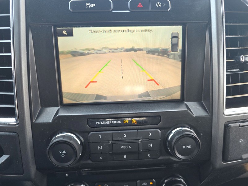 Ford F-150 Vehicle Full-screen Gallery Image 17