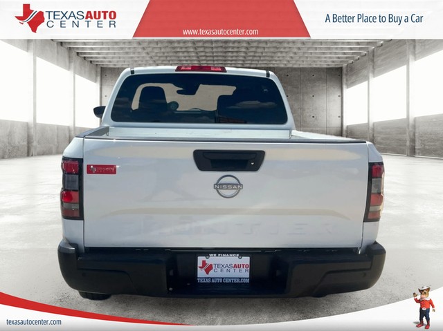 Nissan Frontier Vehicle Full-screen Gallery Image 05