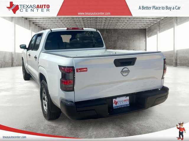 Nissan Frontier Vehicle Full-screen Gallery Image 07