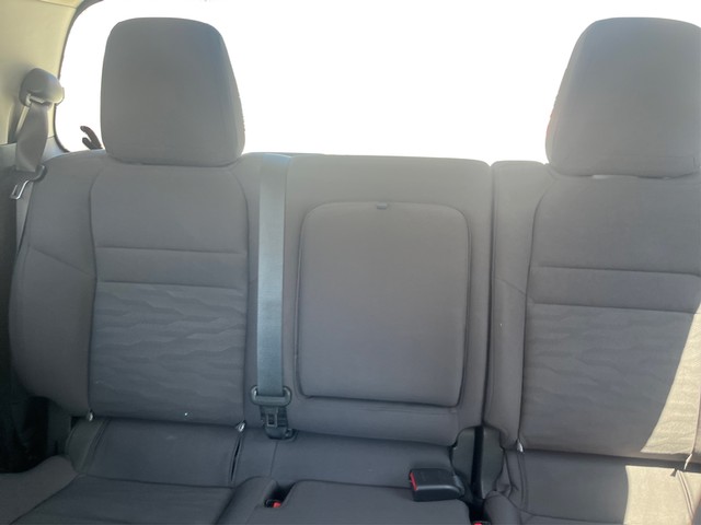 Nissan Frontier Vehicle Full-screen Gallery Image 12