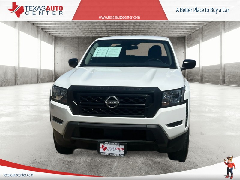 Nissan Frontier Vehicle Full-screen Gallery Image 3